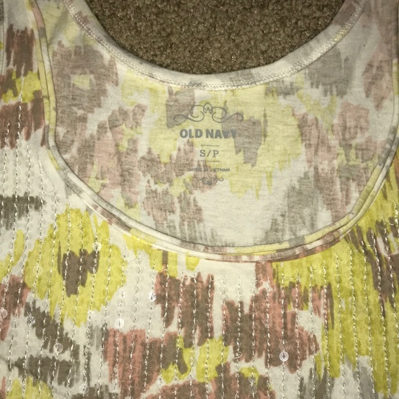 Patterned sequin top - Picture 2 of 5